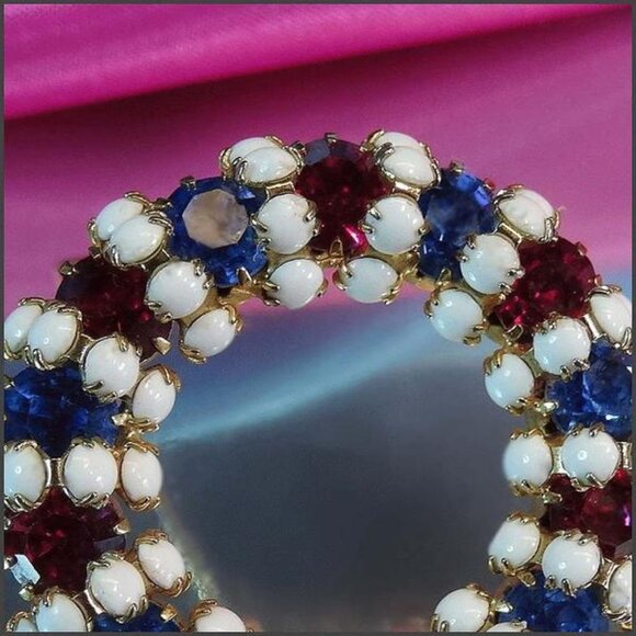 1950s Unsigned WEISS Patriotic Vintage Crystal Wreath Brooch 17031 - Picture 5 of 6